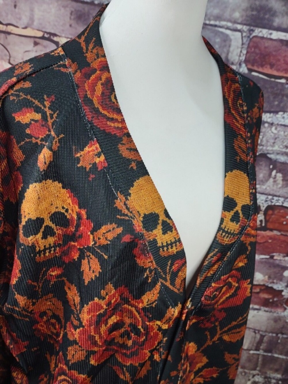 Skulls & Roses Print Cardigan - Picture 5 of 9